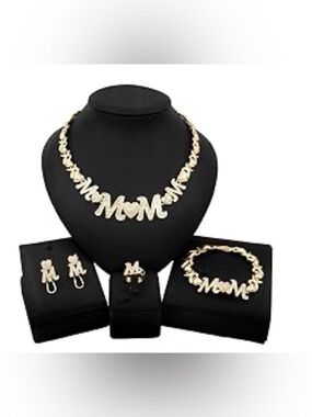 WOMENS FASHION GOLD TONE XO MOM 4 PC JEWELRY SET